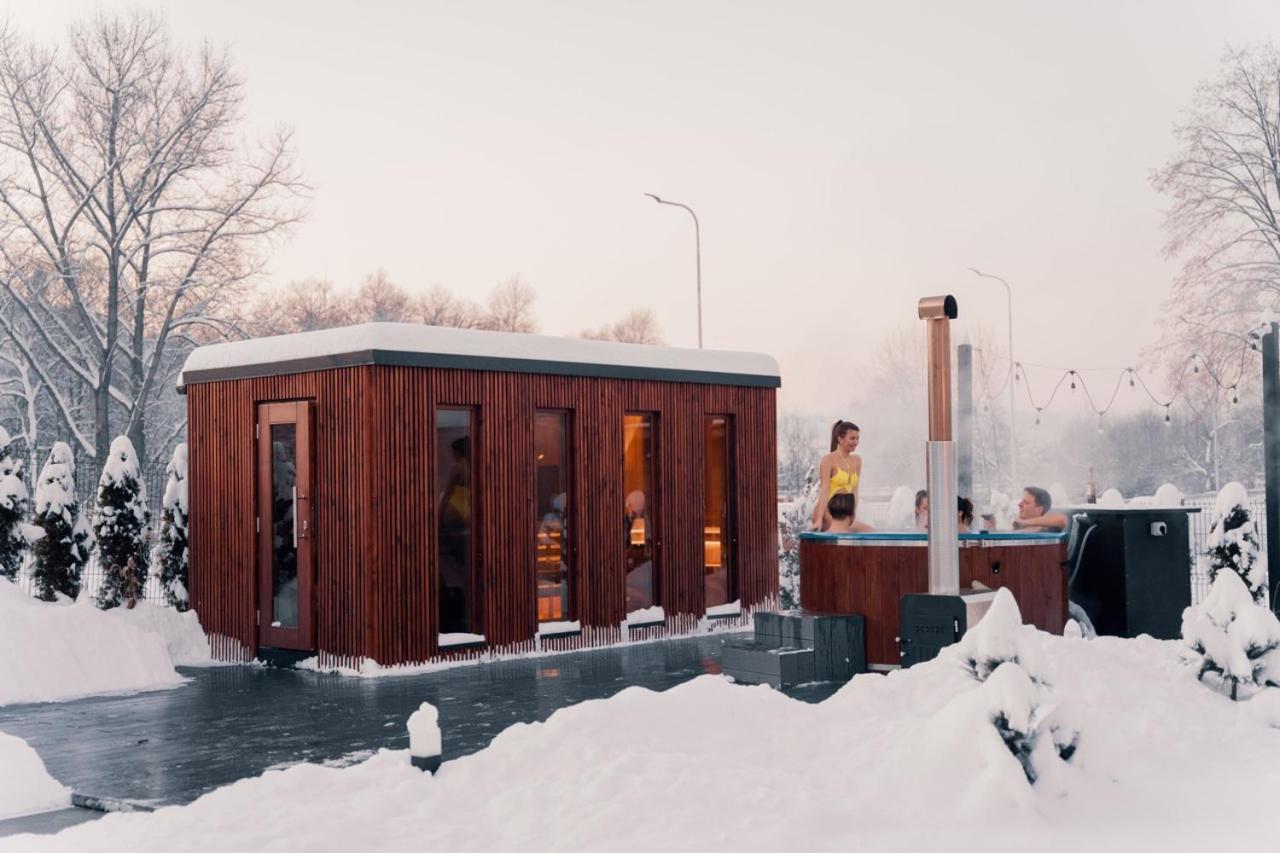 Dolina Barw - Caloroczne Domki Na Wynajem รับกา ภายนอก รูปภาพ